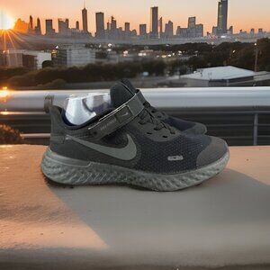 ✅Nike Revolution 4 Sneakers Youth Size 5Y Black Zip/Hook & Loop Athletic Shoes